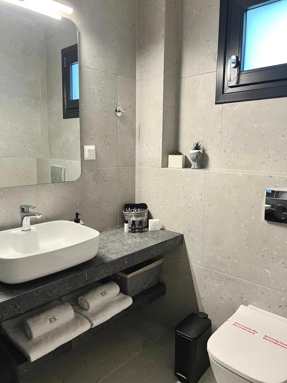 سارتي Four Shades Luxury Suites المظهر الخارجي الصورة