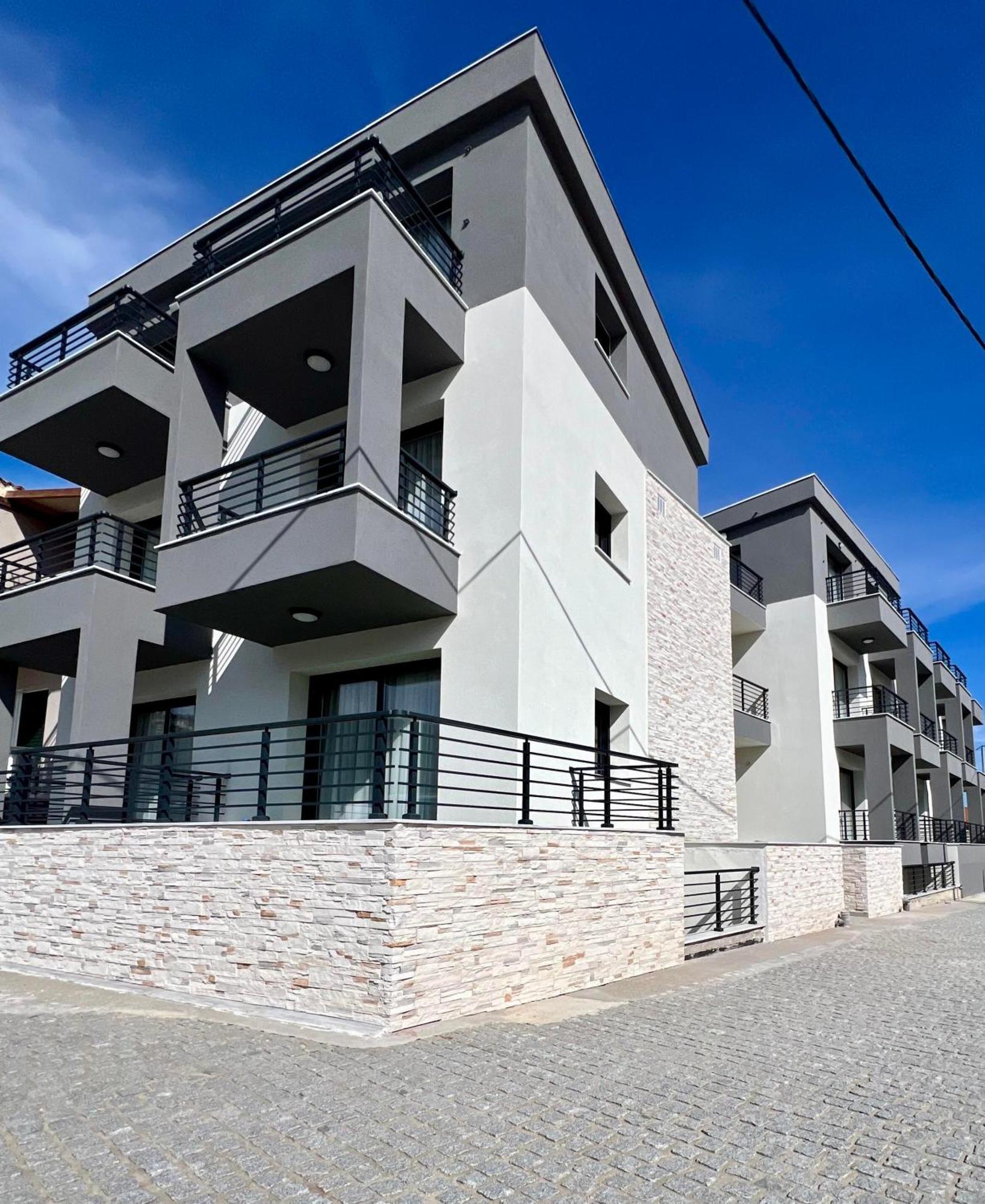سارتي Four Shades Luxury Suites المظهر الخارجي الصورة